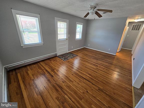 4th image of 182 Shenandoah St