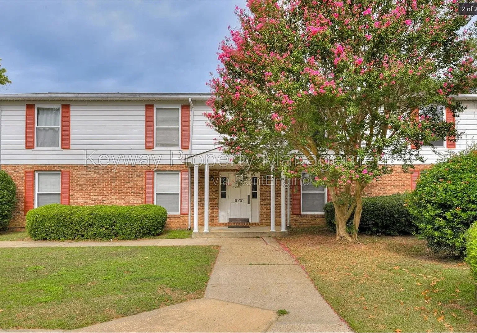 2 bed, 1.0 bath, 957 sqft, $1,200 — Photo 2