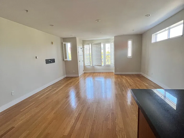 1070 Capp St #3 — Photo 4