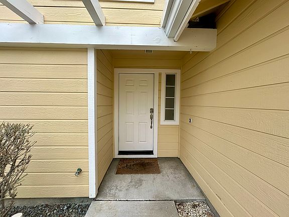 2nd image of 1757 Fox Glove Ct