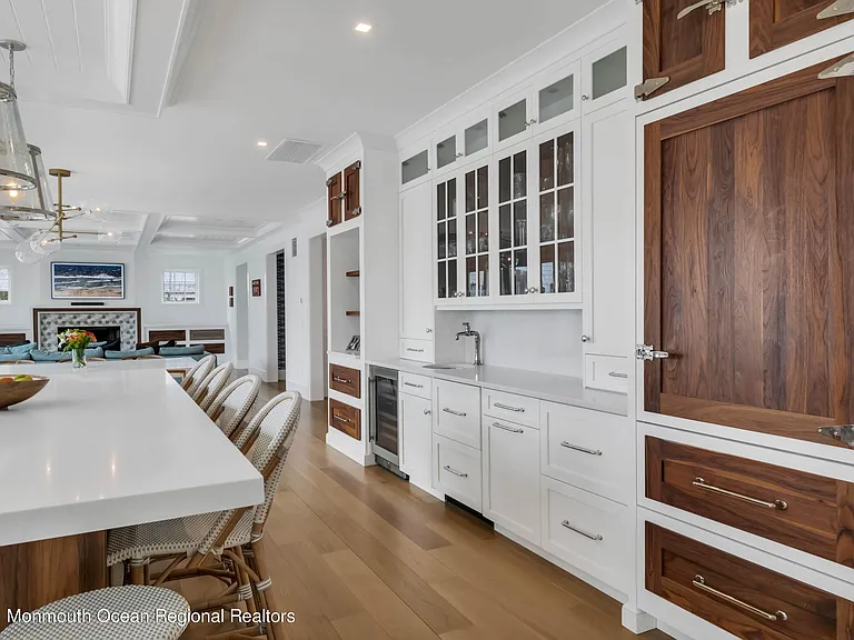 27 Tuttle Ave — Photo 17