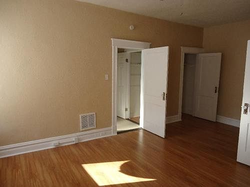 3rd image of 2927 Nebraska Ave #A