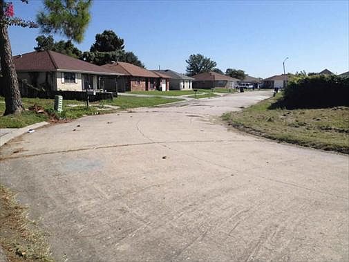 5th image of 4876 Brittany Ct