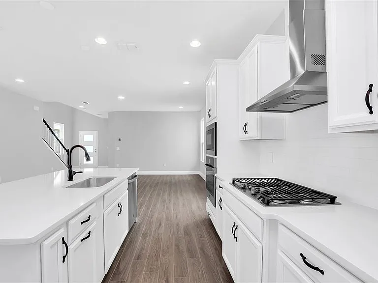 12743 Brodlove Ln — Photo 8