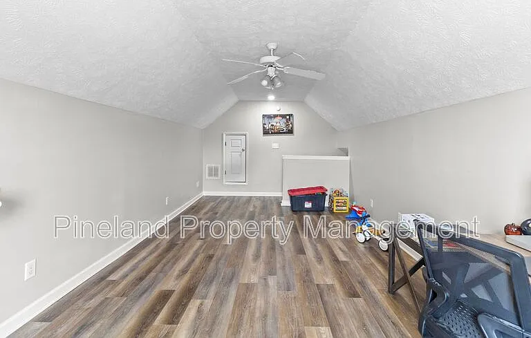 133 Haywood Dr — Photo 28