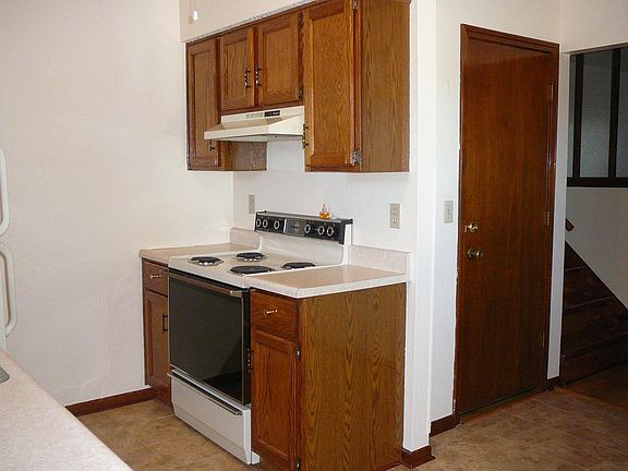 4th image of 7800 E 130th Ct
