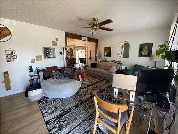 4th image of 1081 Delwood Dr