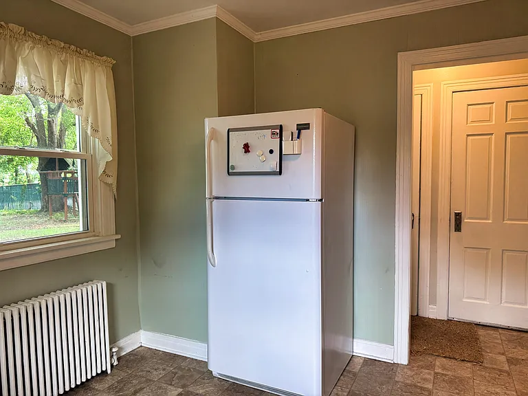 137 Warren St — Photo 5
