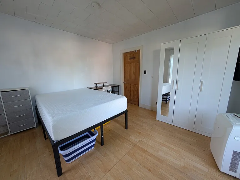 9 Appian Way — Photo 2