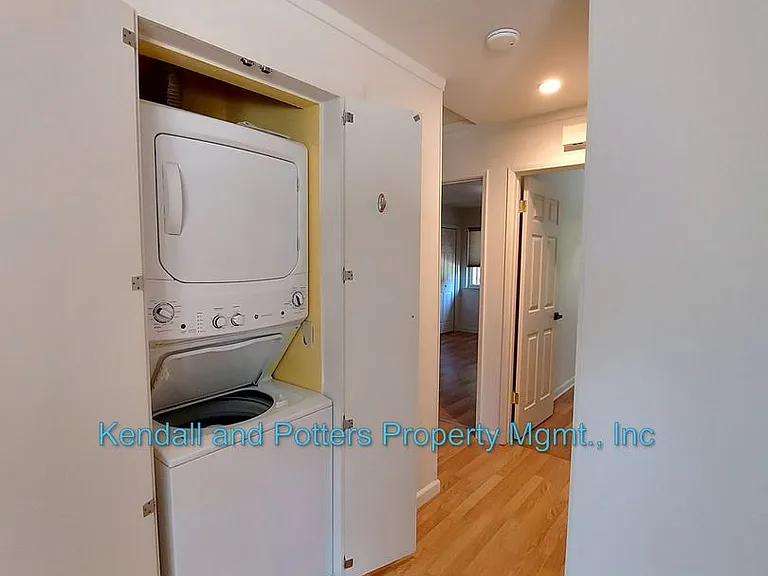 1121 Sutherland Ln #1 — Photo 7