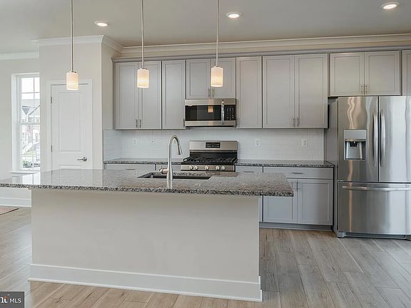 2nd image of 1233 Barkleyridge Ln