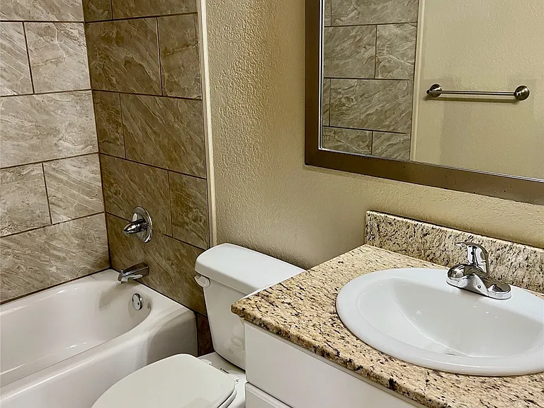 414 E Waco Pl — Photo 18