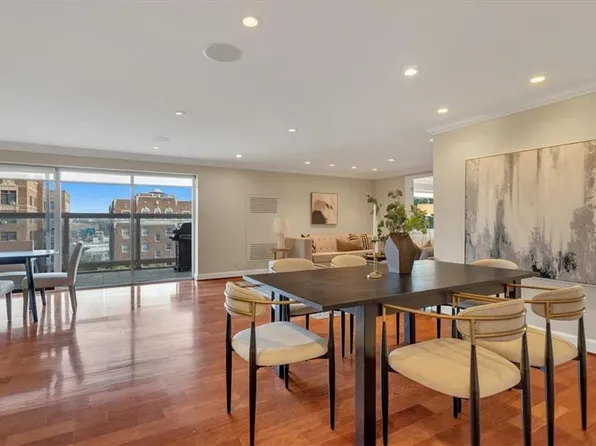 121 W 48th St APT 301-302, Kansas City, MO 64112