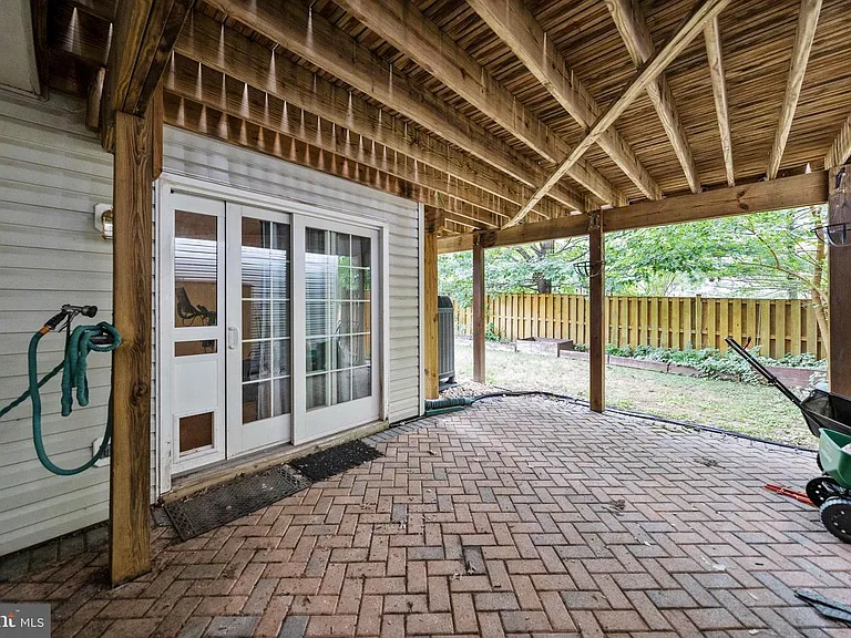 670 McLeary Sq SE — Photo 33