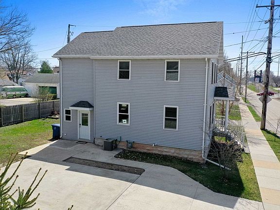 3rd image of 118 Broad St