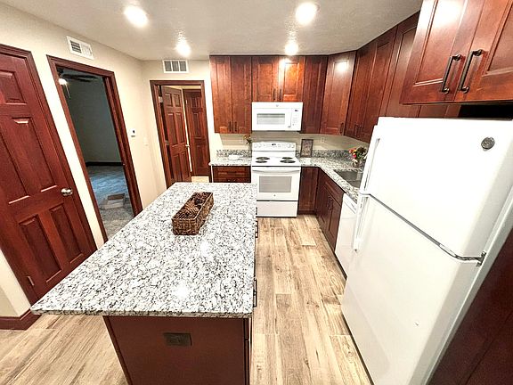 3rd image of 4407 S 27th St #11