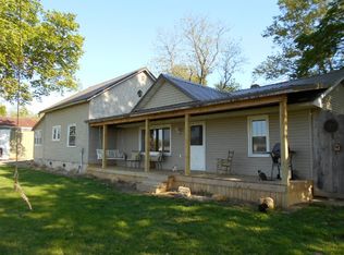 482 Proverbs Ln, Louisville, IL 62858