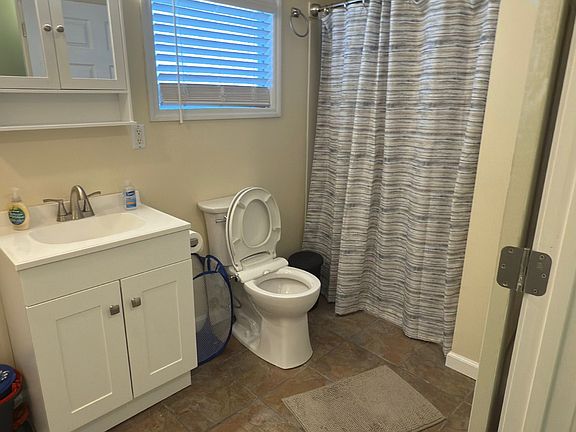 4th image of 383 Topsail Rd
