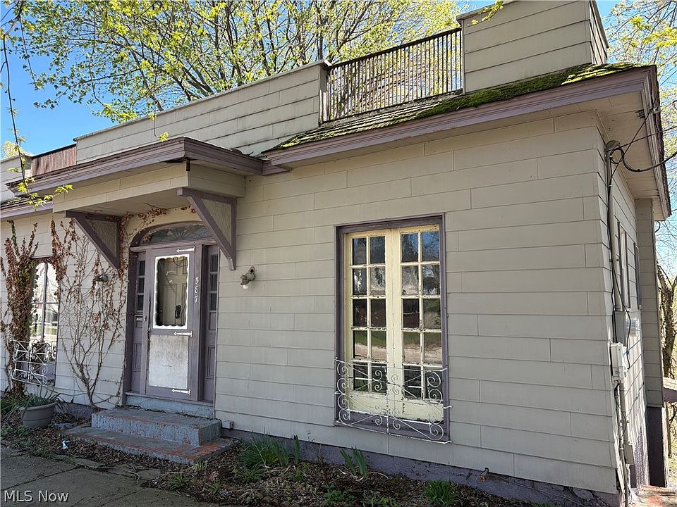 1st image of 587 Main St