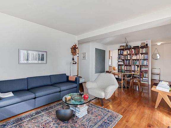 4th image of 6030 N Sheridan Rd APT 901