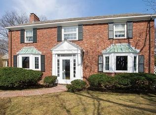 909 W Roxbury Pkwy, Brookline, MA 02467