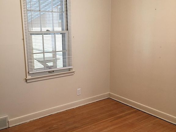 5th image of 5805 Elm St