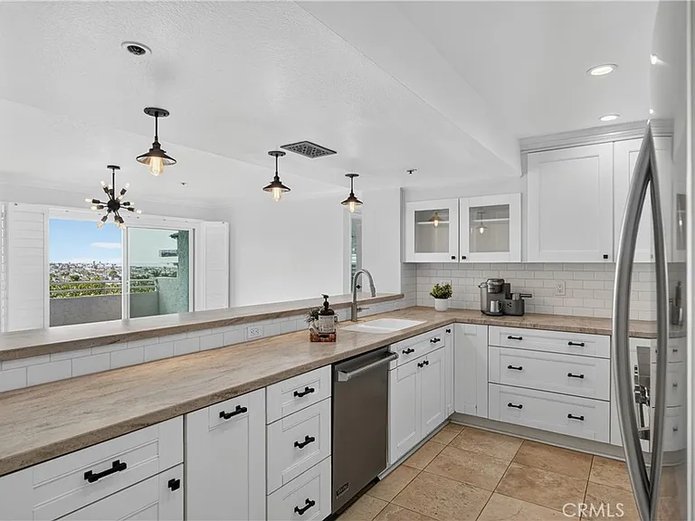 260 Cagney Ln — Photo 9