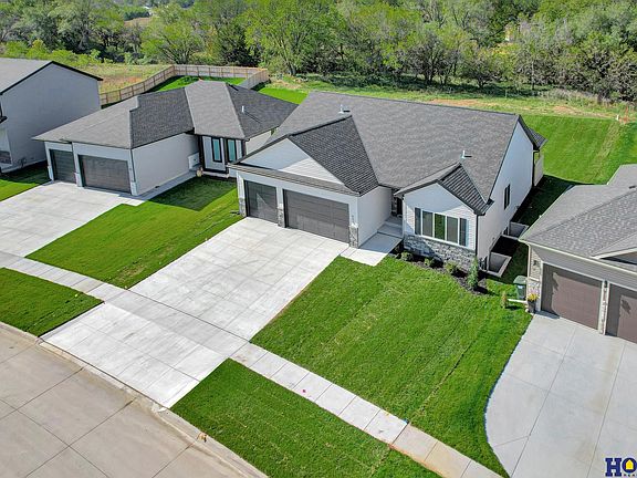4th image of 659 S 88th St