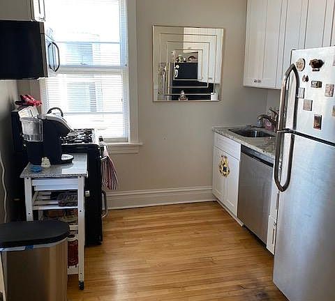3rd image of 831 Mulford St
