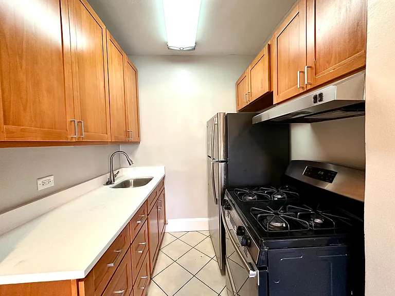 1033 W Loyola Ave #208 — Photo 11