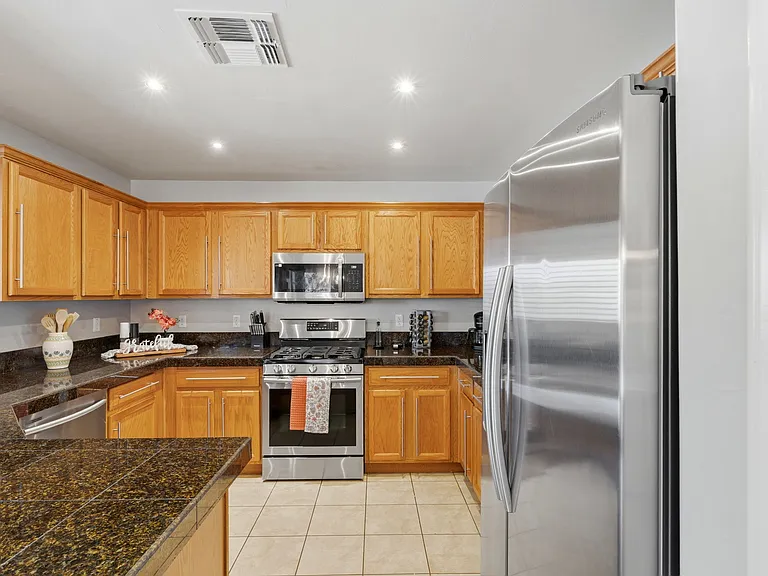 458 W Cedar Chase Dr — Photo 10
