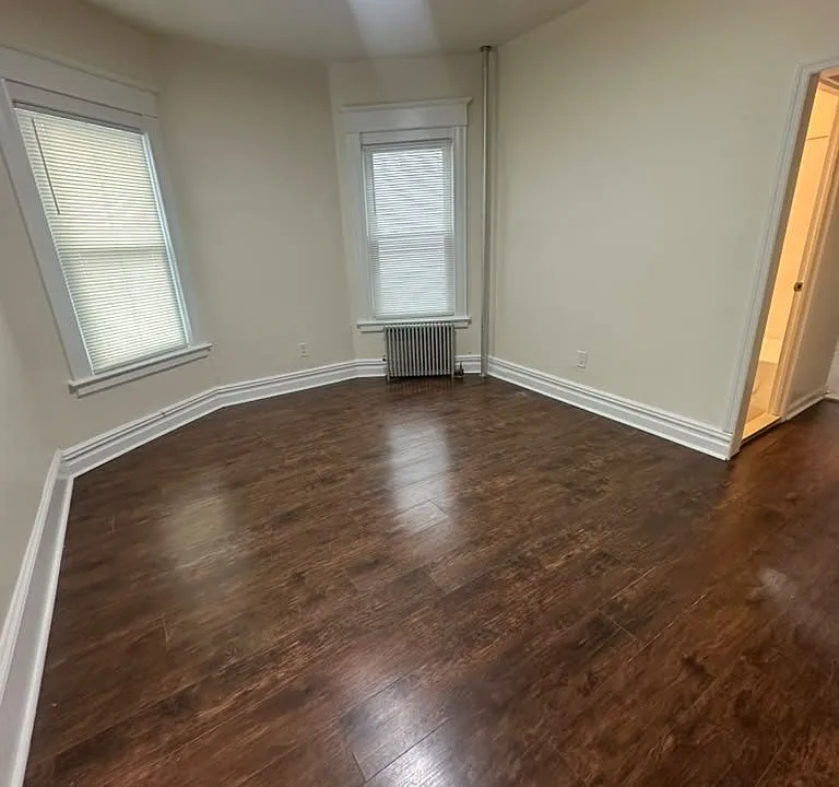 7 Jones Pl #1S