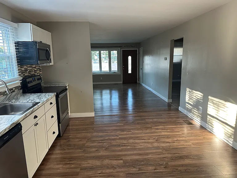 E Pacific Ave — Photo 6