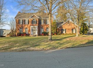 1505 Burgh Heath Dr, Kingsport, TN 37660