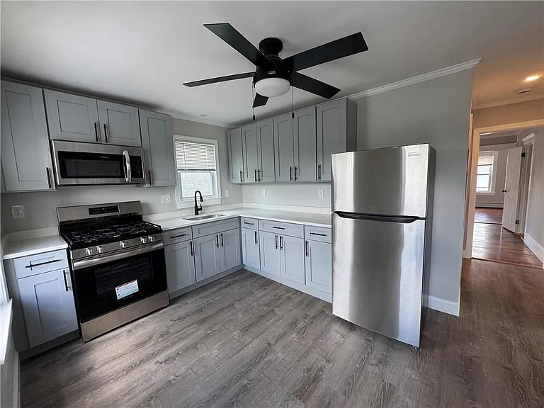 350 Main St #3 — Photo 8