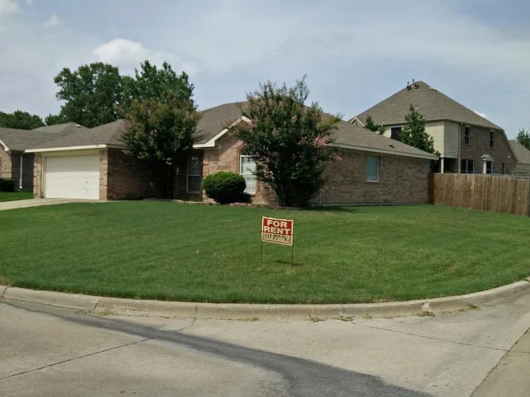 2700 Jennie Wells Dr — Photo 1