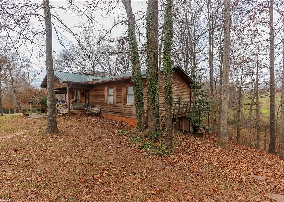 1st image of 1052 Blue Dan Ln