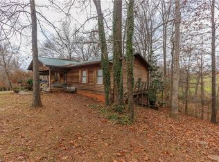 1052 Blue Dan Ln, Yadkinville, NC 27055