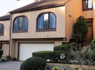 9 Dakota Ct, Suffern, NY 10901