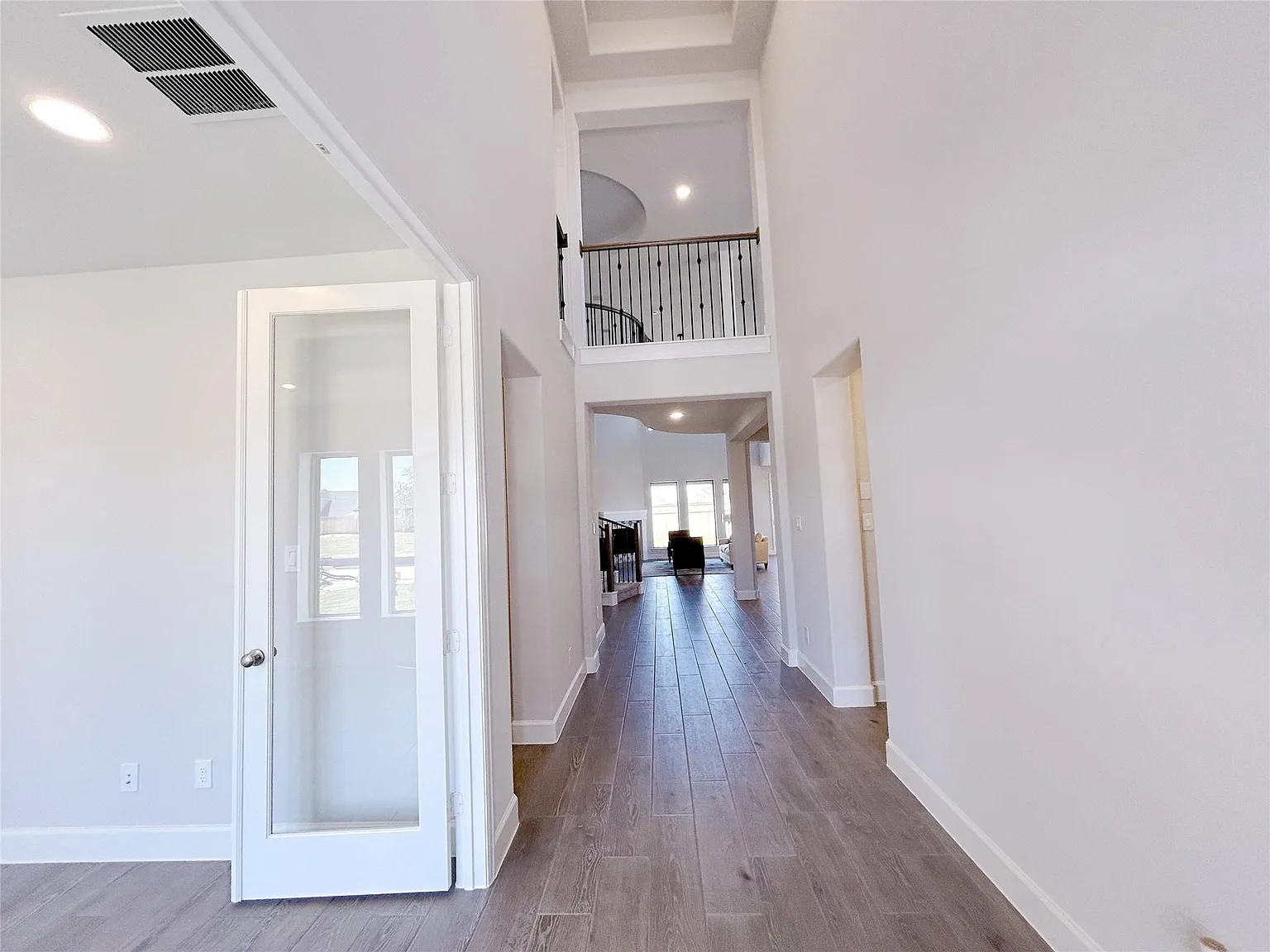 5 bed, 4.5 bath, 3619 sqft, $4,800 — Photo 4