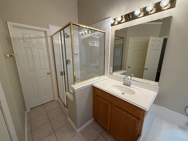1630 Lagonda Ln — Photo 10