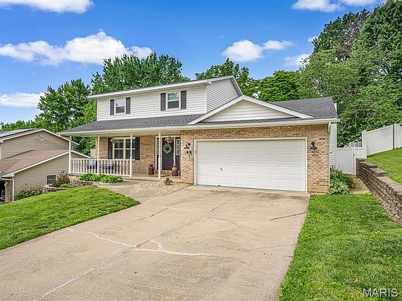 3rd image of 29 Williamsburg Ln