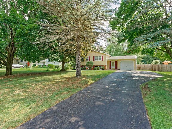 4th image of 4 Greenridge Dr