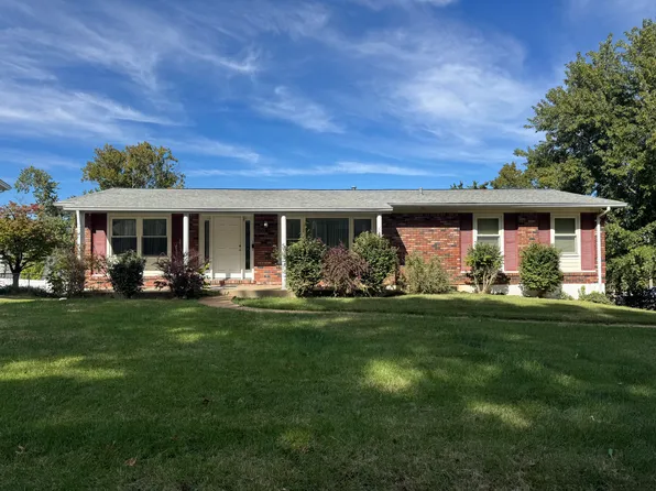 1211 Fieldhurst Dr, Ballwin, MO 63011