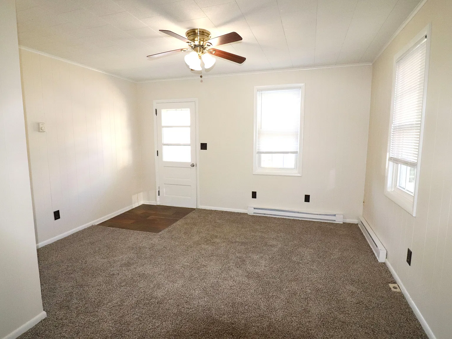 3 bed, $1,350 — Photo 2