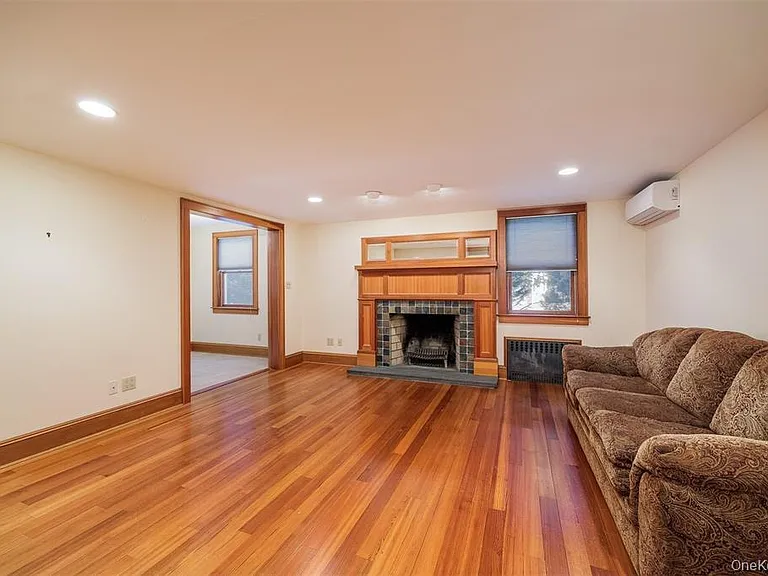 200 Lincoln Ave #1 — Photo 2