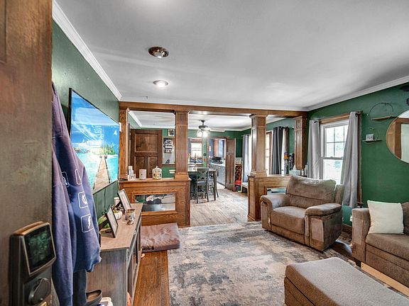 5th image of 208 Weston St