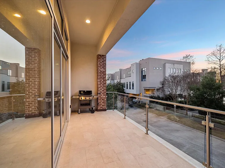 1430 Lake Pointe Pkwy — Photo 8