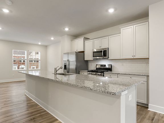 2nd image of 2257 Marcy Dr
