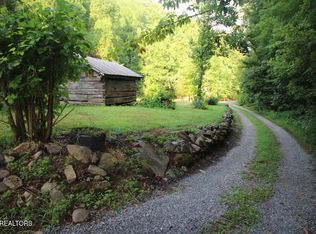 1970 Carrs Creek Rd, Townsend, TN 37882